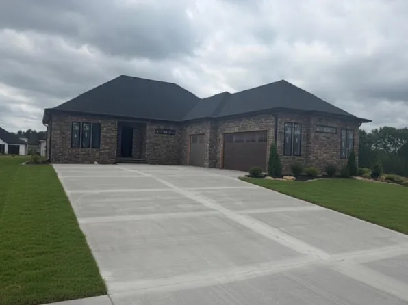 1758 E Peartree Drive, Ozark, MO 65721