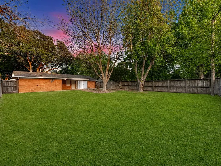 722 Venice St — Photo 24