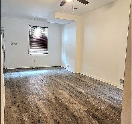 5th image of 2443 W Toronto St