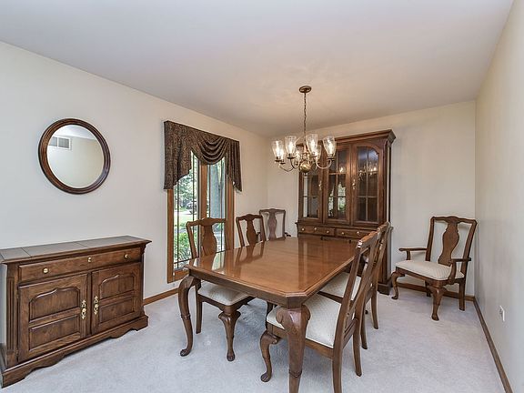 4th image of 8S526 River Dr