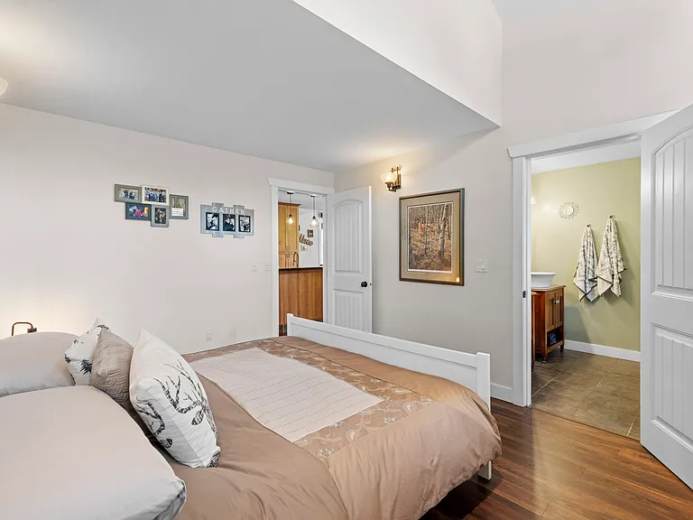 311 Spruce St — Photo 13