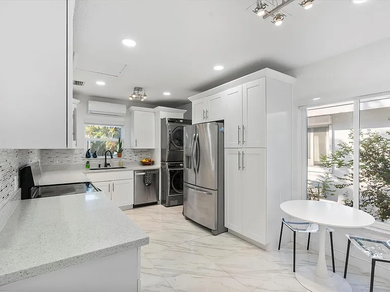 9232 Harding Ave — Photo 10