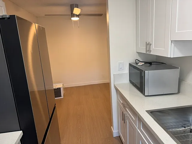 283 Redondo Ave #7 — Photo 5