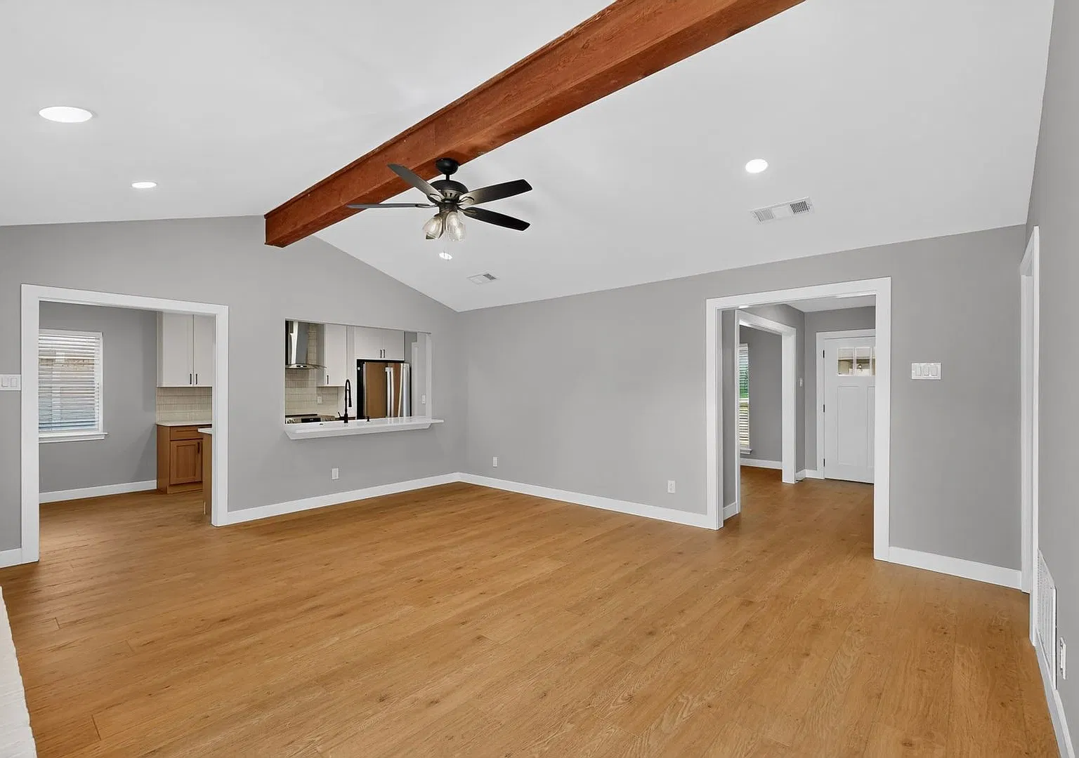 Carrollton Gem Ready To Be Yours — Photo 4