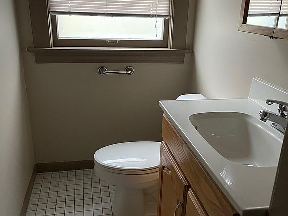 4th image of 501 Valley Ave NW