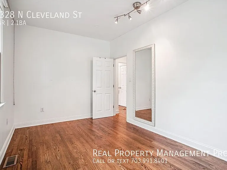 1328 N Cleveland St — Photo 35