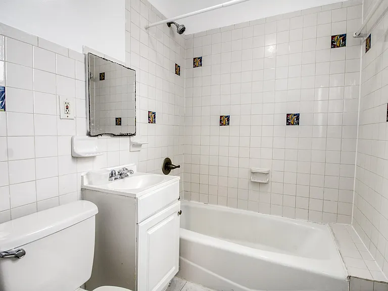 413 70th St #5 — Photo 7