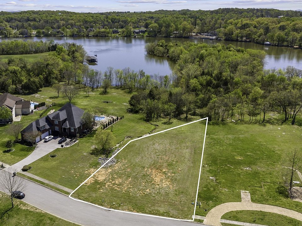 1st image of 304 Stonebrook Pt