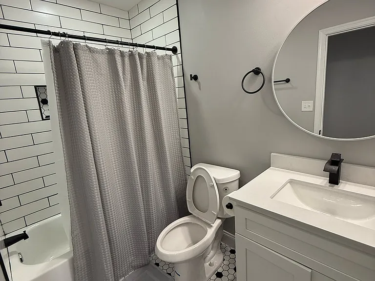 2317 Barclay St #4 — Photo 5