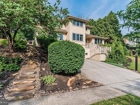 4th image of 238 Hillside Dr