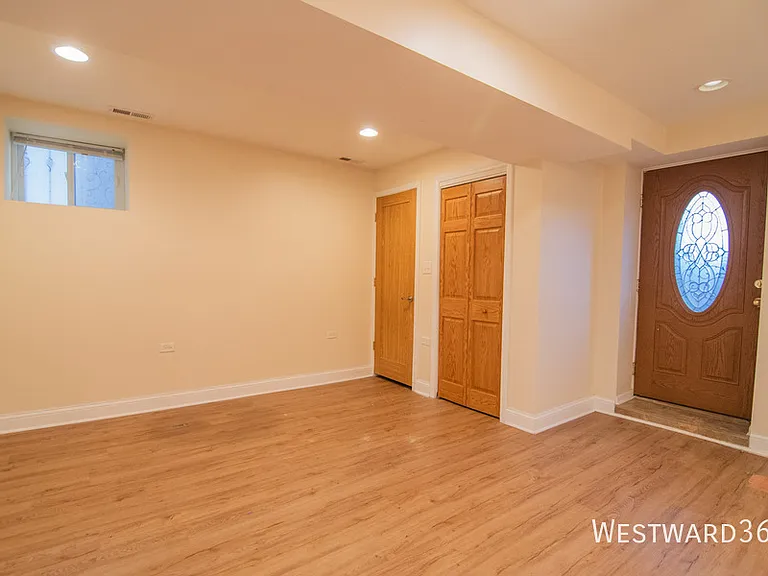 1546 N Mohawk St #1 — Photo 8