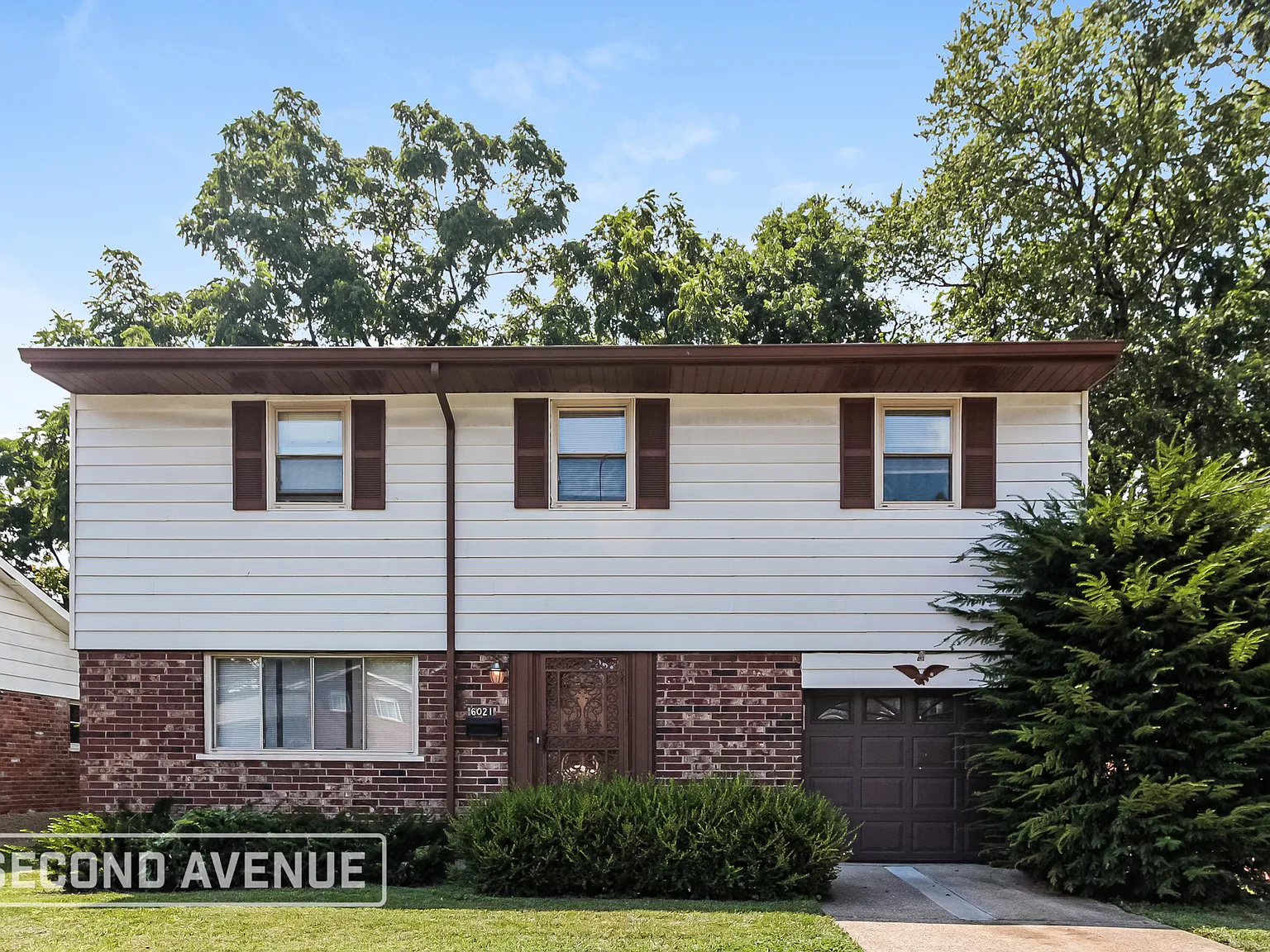 5 bed, 1.5 bath, 1810 sqft, $2,095 — Photo 1