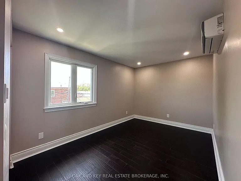 6 Lapp St #UPPER — Photo 15
