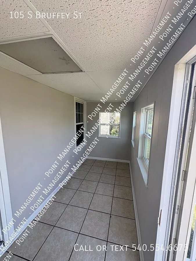 3 Bedroom 1 Bath Located in Salem VA! — Photo 2