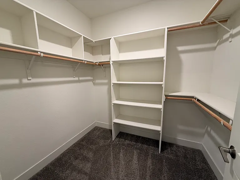 12920 Knightsbrook Ave — Photo 38