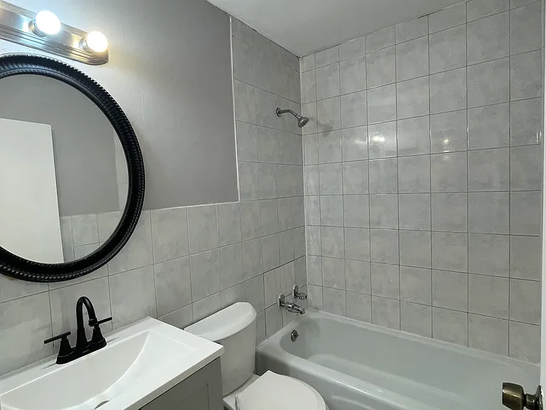5920 N Kenmore Ave #210 — Photo 15
