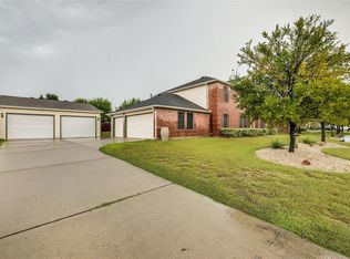 1013 Canyon Dr, Justin, TX 76247