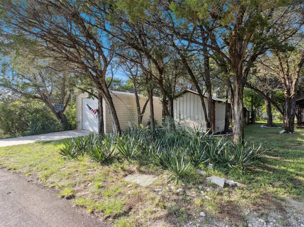 2805 Rockwood Dr, Granbury, TX 76048