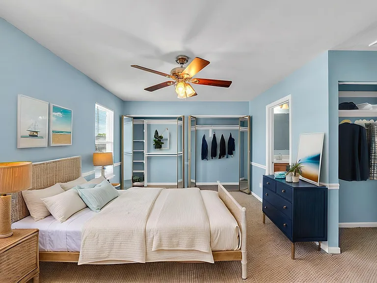 717 Wolftrap Ln — Photo 13
