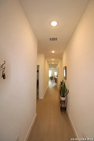 3 bed, 2.0 bath, 1917 sqft, $1,750 — Photo 3