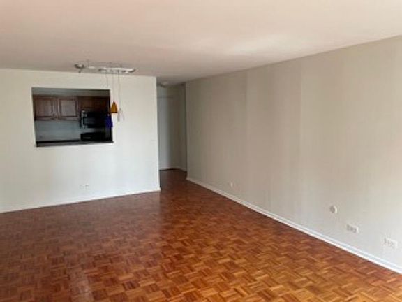 4th image of 801 S Plymouth Ct APT 905