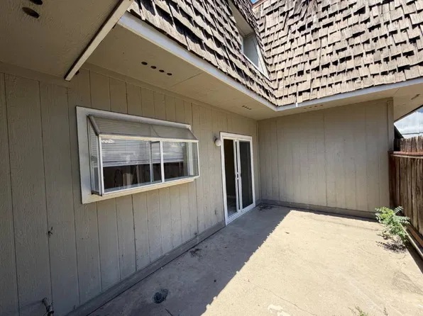 1624 W North Bear Creek Dr, Merced, CA 95348