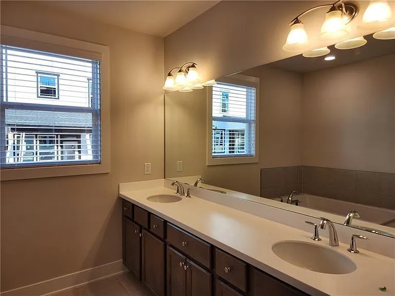 1242 Winterhaven Dr — Photo 24