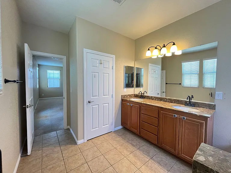 5547 Fairmeade Way — Photo 15
