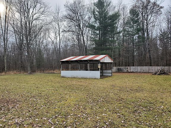 4th image of 2275 S Evergreen Dr