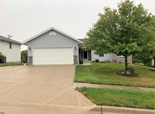 315 Prairie View Dr, Carroll, IA 51401