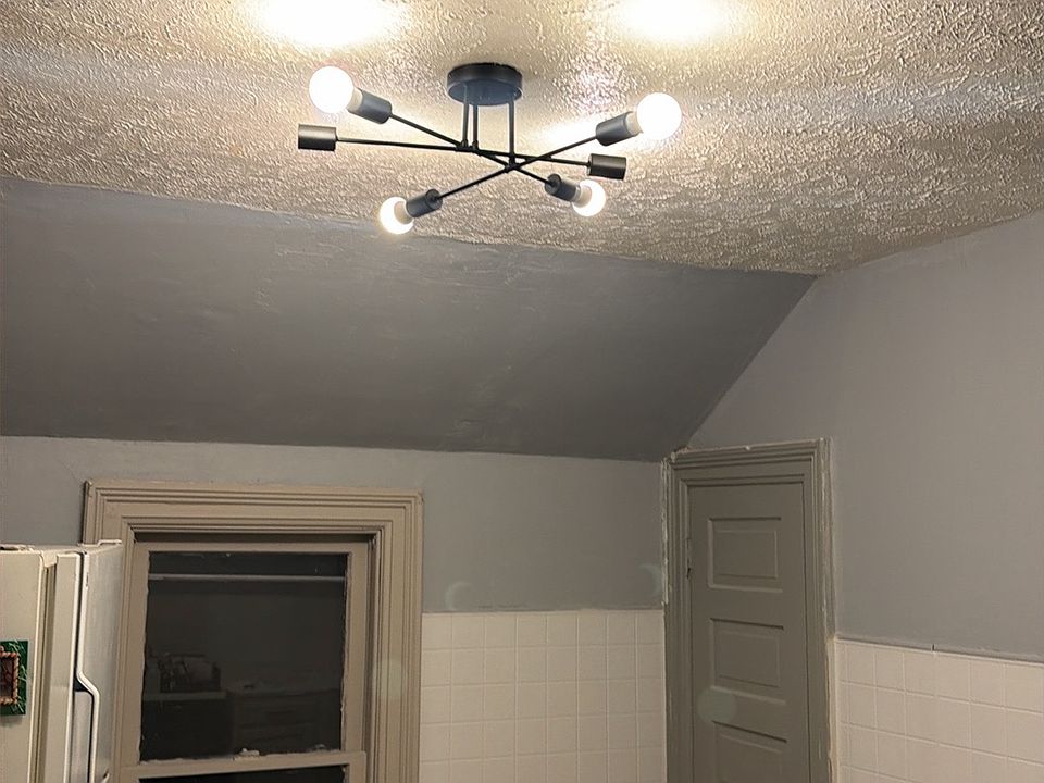 2nd image of 2108 Cherry St #1/2