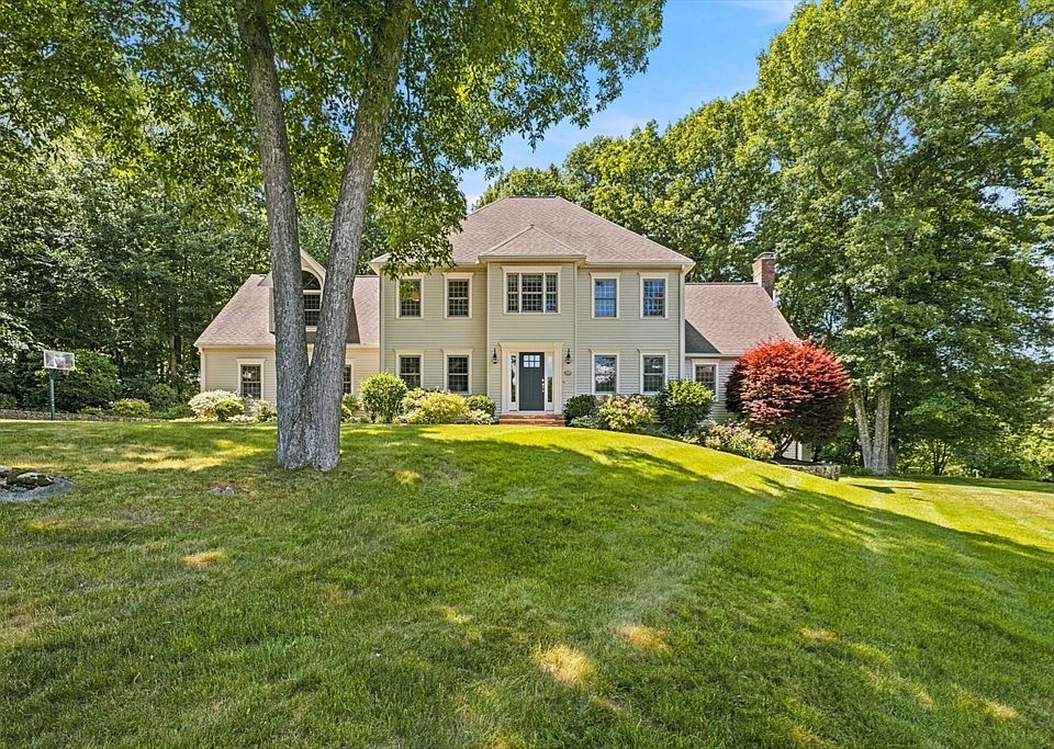 1st image of 14 Greystone Ln