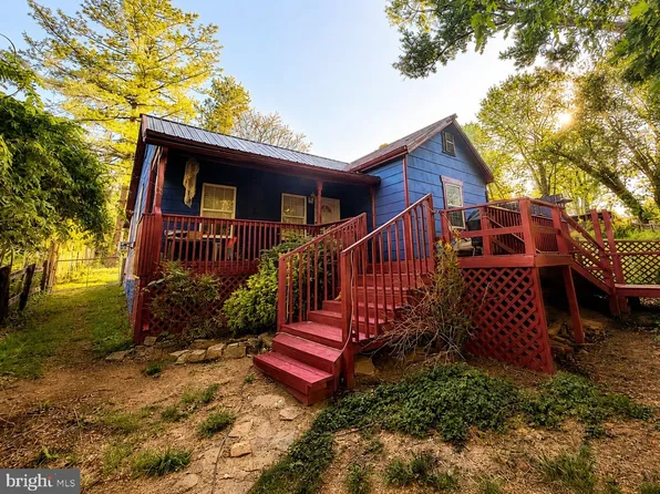 835 Engle Switch Rd, Harpers Ferry, WV 25425