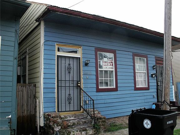 3rd image of 2416-18 Josephine St