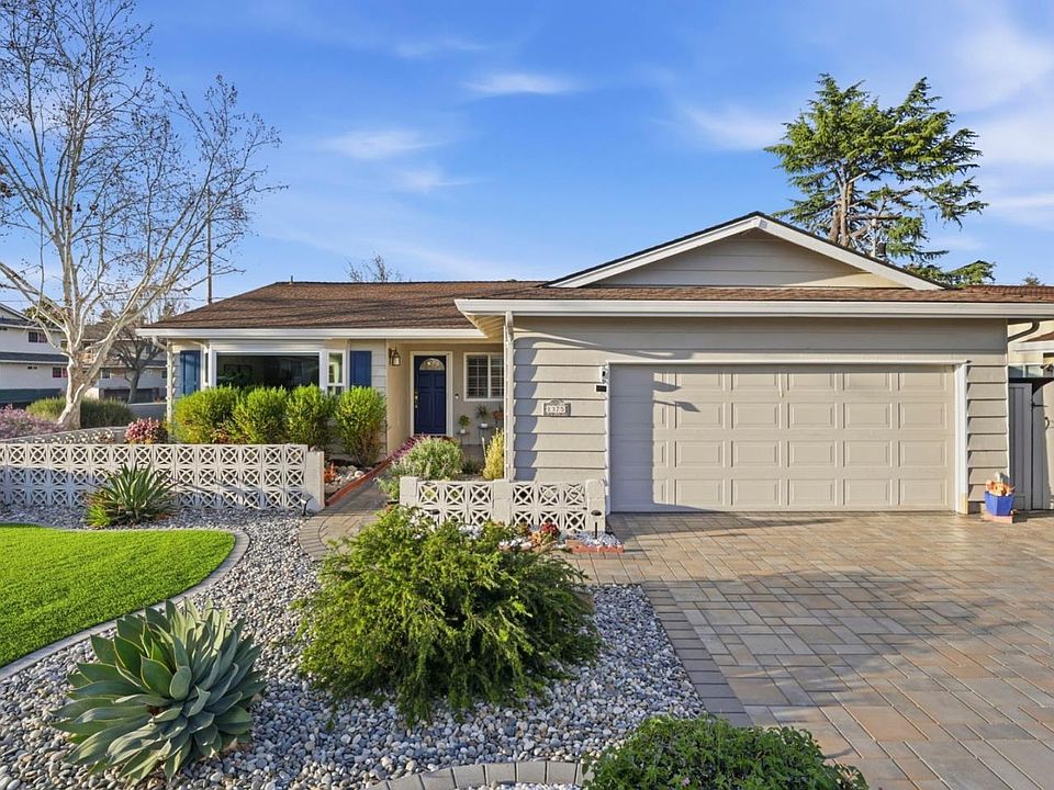 1st image of 1375 Colleen Way