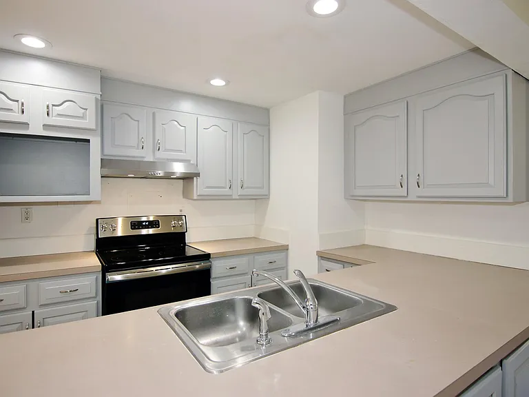 33 River St #1 — Photo 6