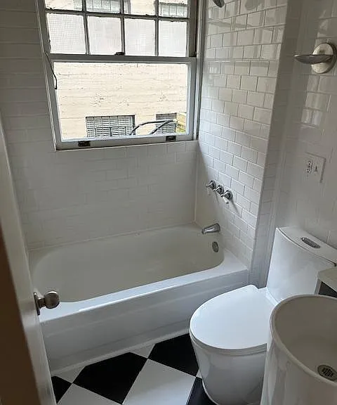 2229 NW Everett St #8 — Photo 6