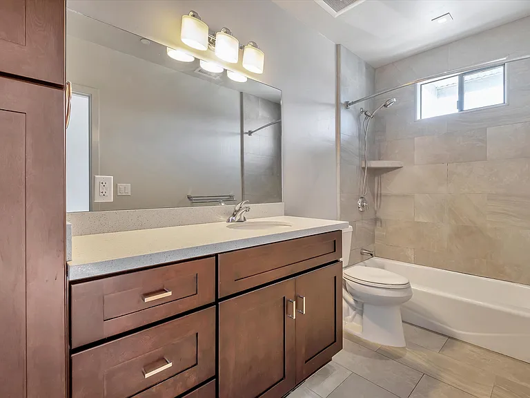 Upscale Westside Living! Spacious 2BD/2BA Above Copal Restaurant — Photo 20