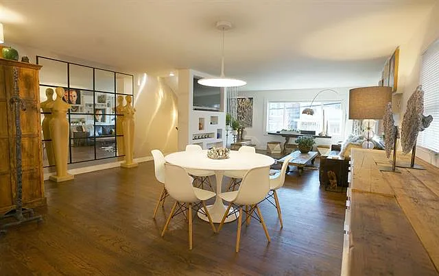 3 bed, 2400 sqft, $6,250 — Photo 2