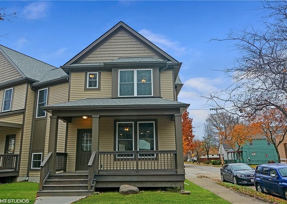 1st image of 2117 Robin St