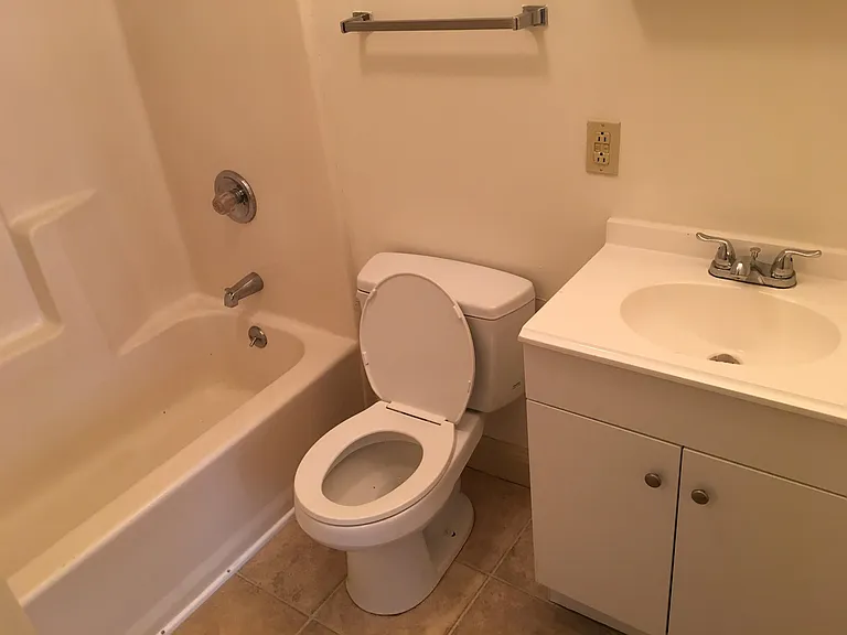 610 Union St #104 — Photo 37