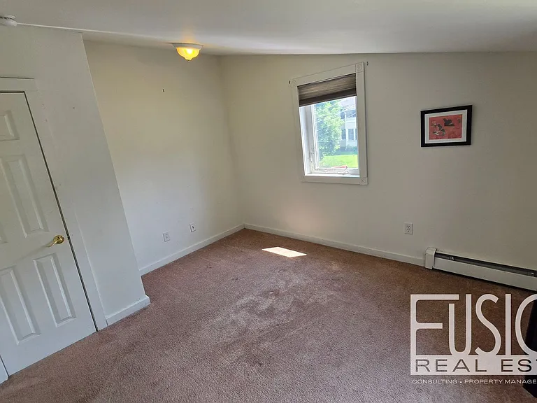 446 Colchester Ave — Photo 12