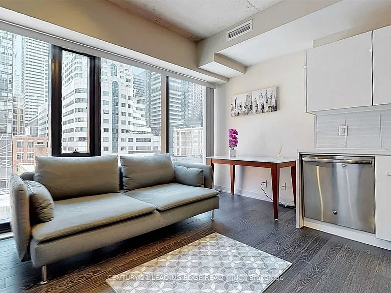 11 Charlotte St #308 — Photo 8