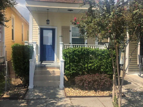 617 4th St, Gretna, LA 70053