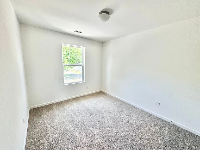 335 Cliffwood St NW #E — Photo 12