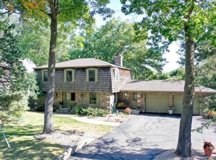 1071 9th St SE, Forest Lake, MN 55025