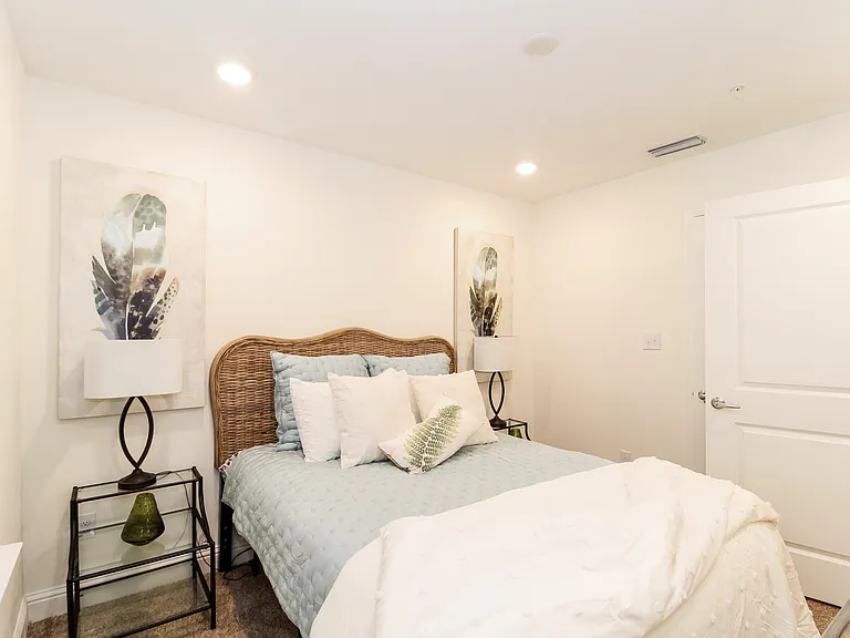 111 Cabot Ln — Photo 8