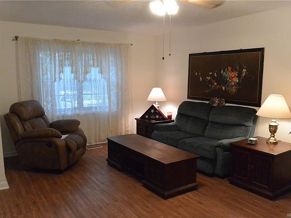 5th image of 118 Antler Dr