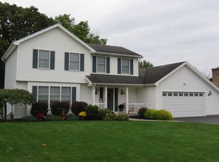 24 Forest Meadow Trl, Rochester, NY 14624