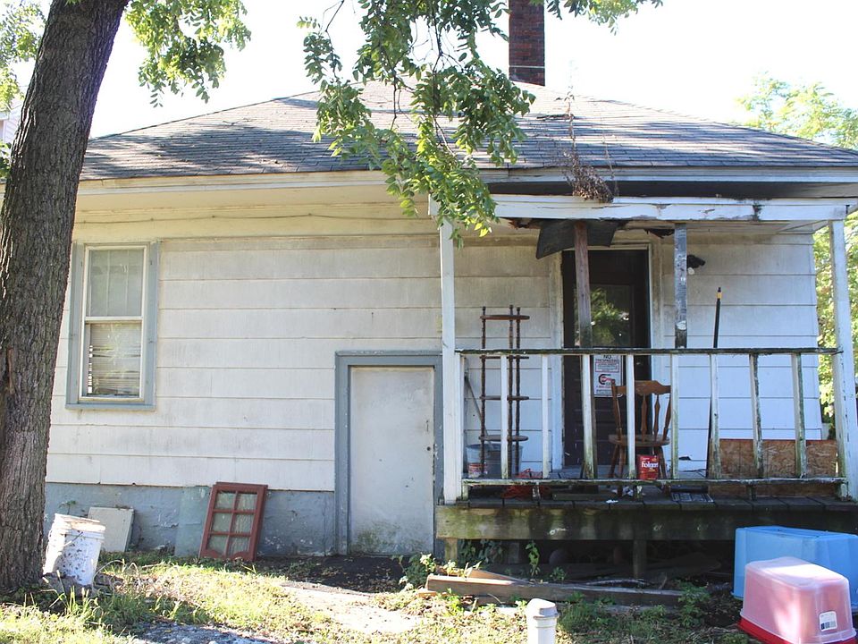 2nd image of 1523 E Cass St